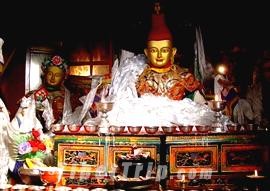 Statue of Fifth Dalai Lama, Drepung Monastery, Tibet
