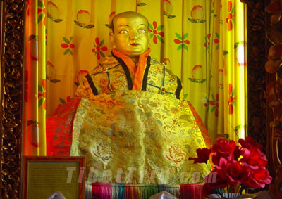 The statue of Medicine Buddha worshipped in Tibetan Traditional Hospital, Lhasa.