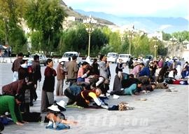 Religious Tibetan people, Lhasa