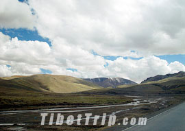 on the Way from Tuotuo River to Nakchu-Tibet Railway scenery